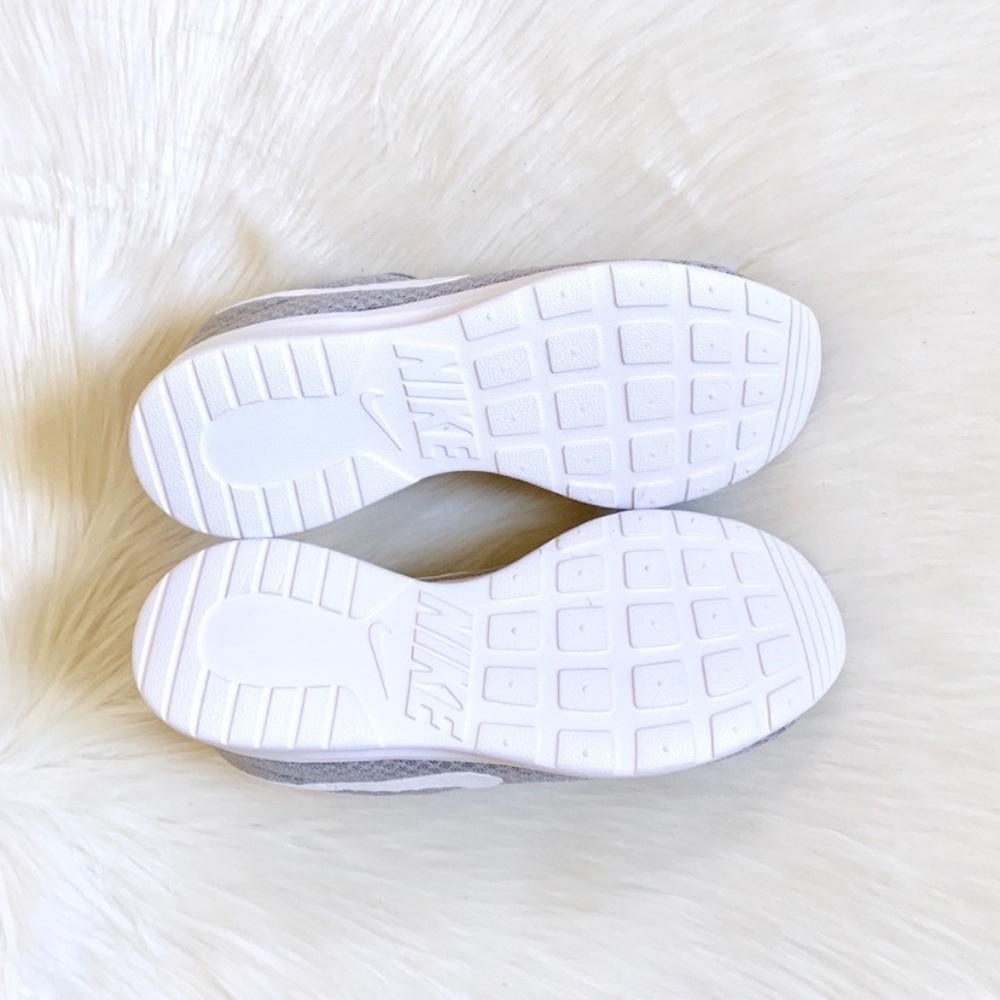 Nike Women’s Tanjun Sneakers - Picture 7 of 7